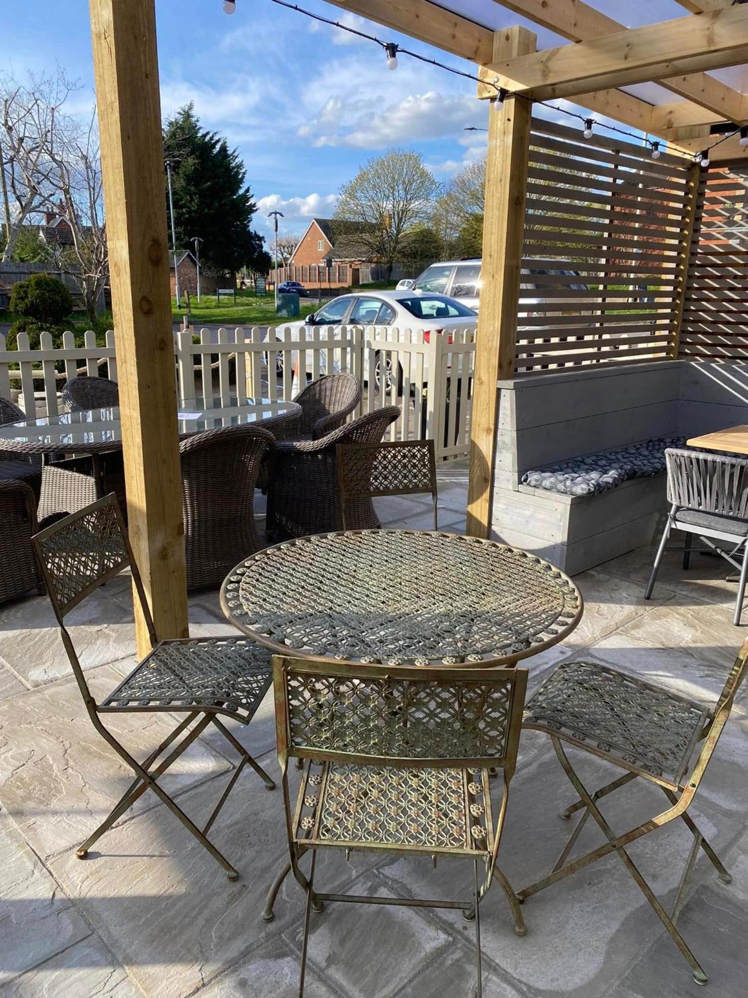 The Queens Head Inn Milton Ernest Exterior photo